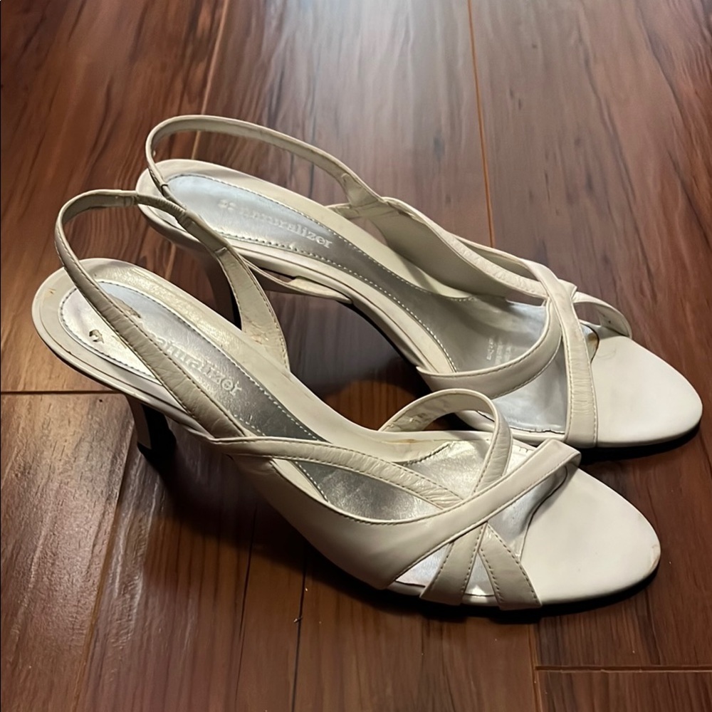 White Women's Slingback Heels Naturalizer size 8